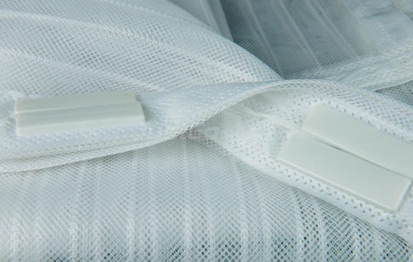 Dettagli tessuto bianco di zanzariera magnetica