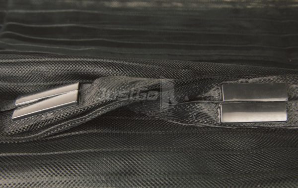 Dettagli tessuto nero di zanzariera magnetica