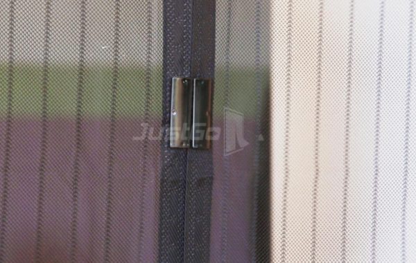 Dettagli tessuto nero di zanzariera magnetica